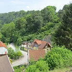 Am Burgberg شقة